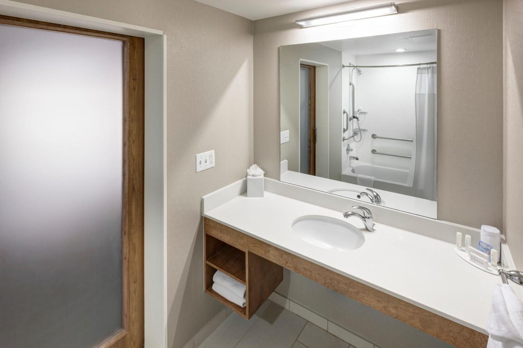Springhill Suites By Marriott Salt Lake City Airport Exterior foto